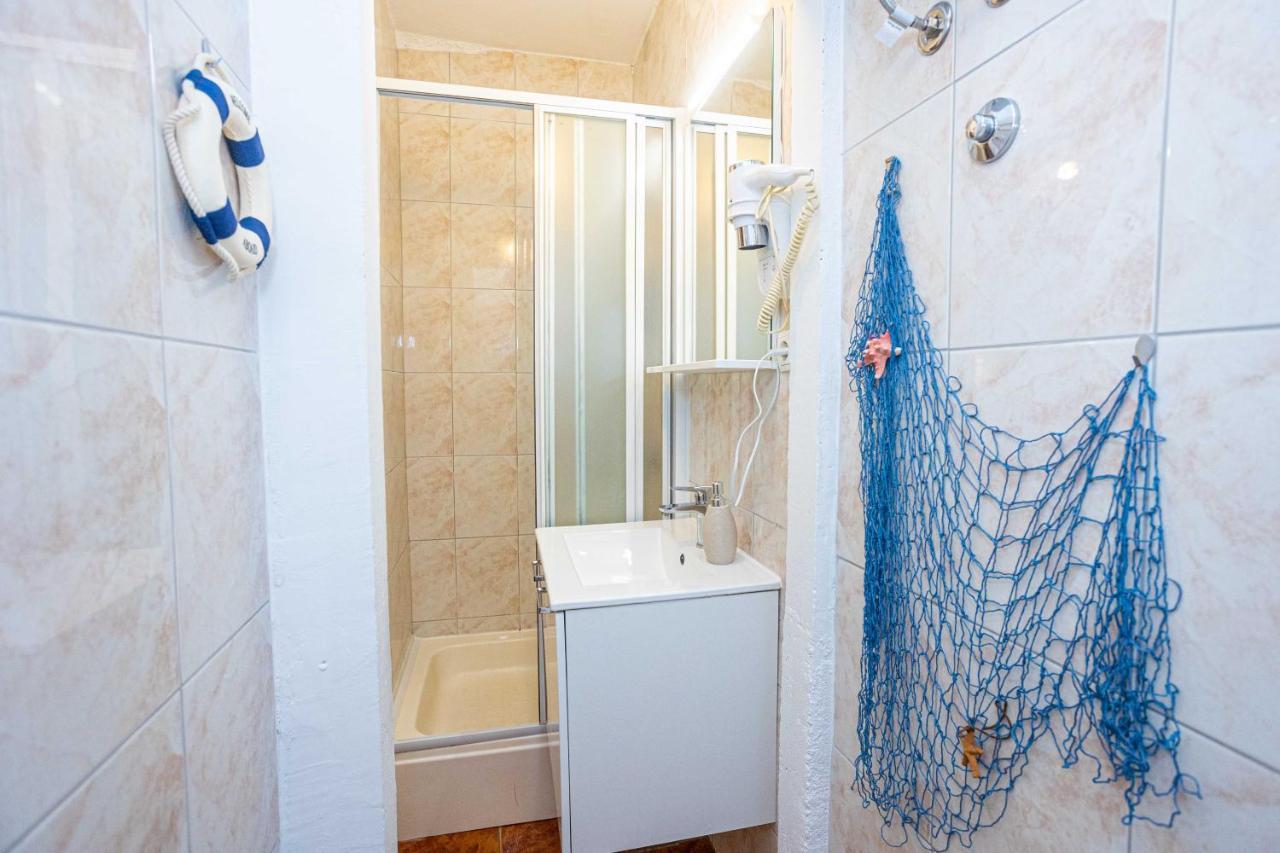 Splitska Kala Apartment ภายนอก รูปภาพ